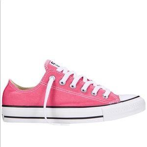 PINK CHUCK TAYLOR!!! OFFERS WELCOME